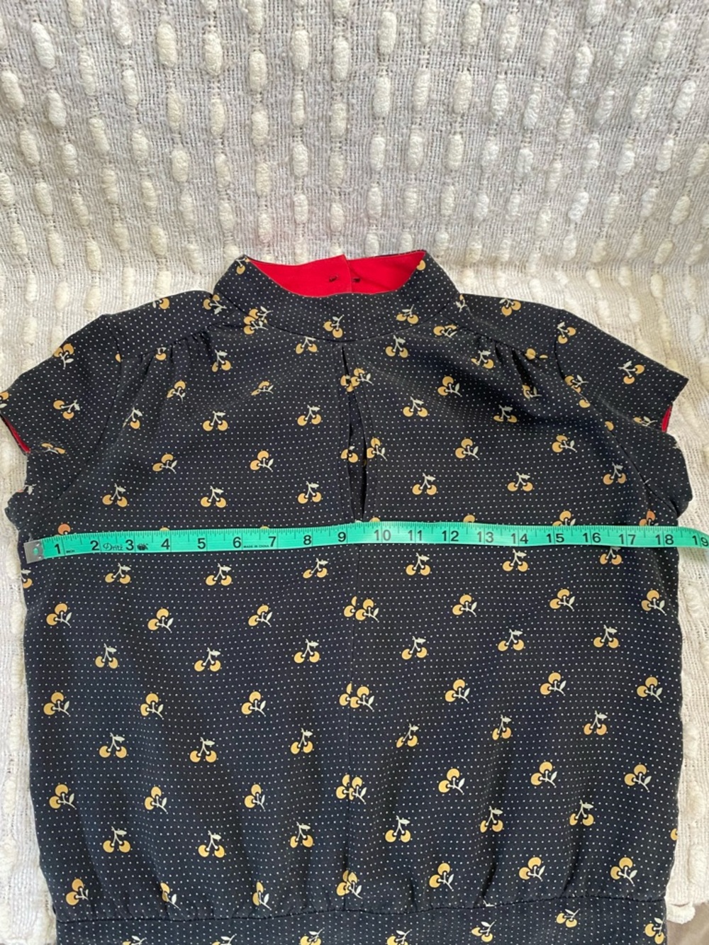{Marc Jacobs} Silk Cherry Blouse - Picture 11 of 11